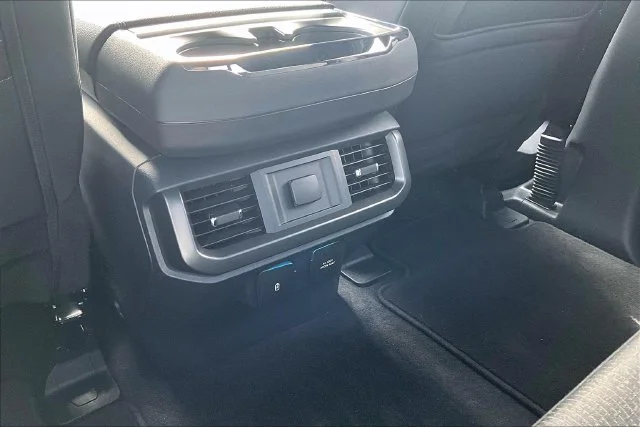 Used 2024 Iconic Silver Metallic Ford XLT image 11