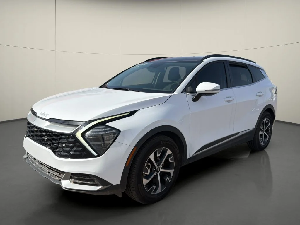 Used 2025 White Kia EX image 3