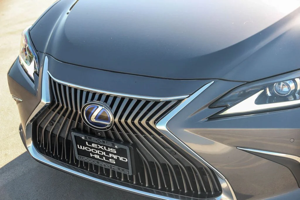 Used 2020 Gray Lexus 300h Luxury image 9