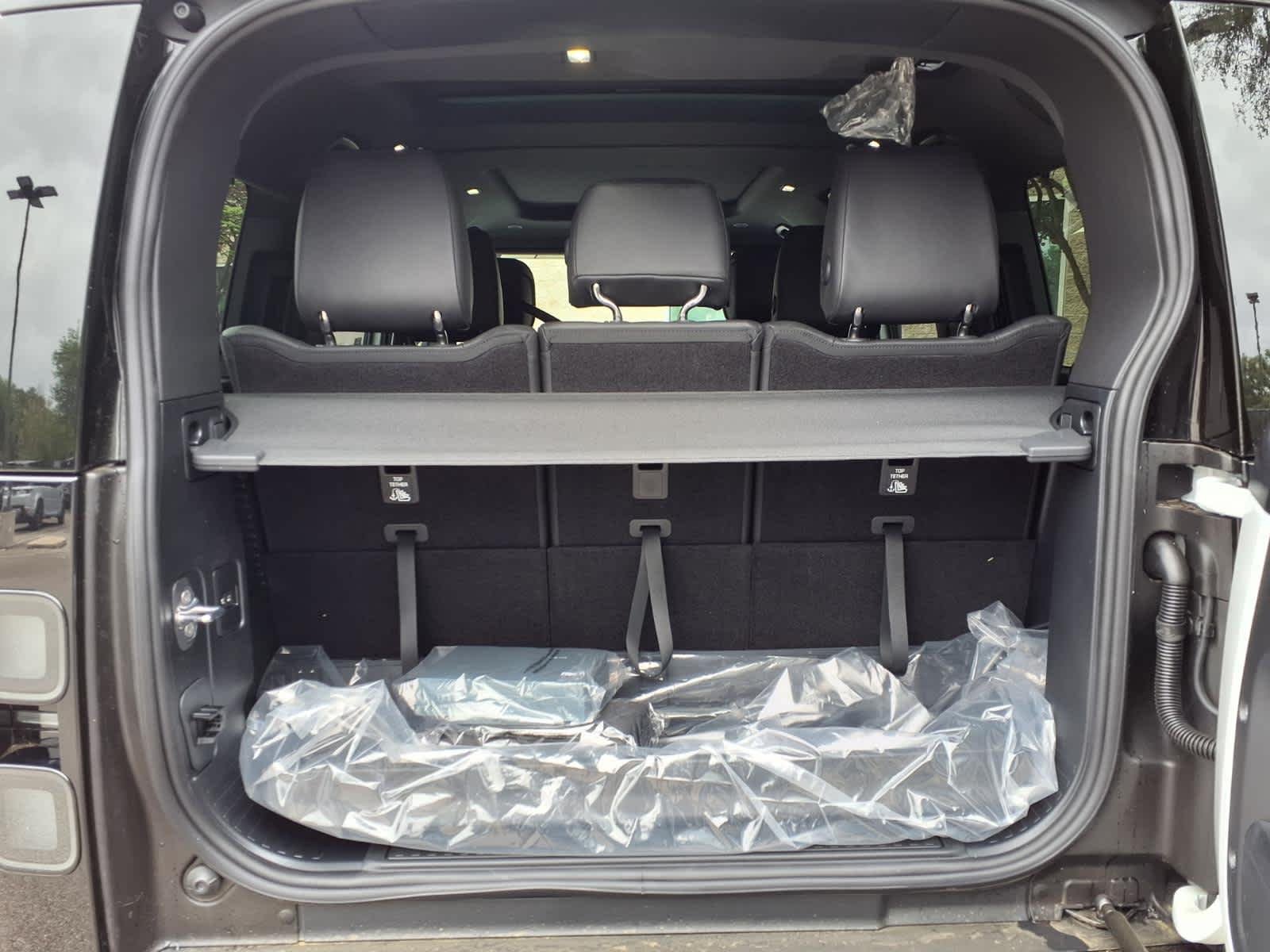 New 2026 Fuji White Land Rover X-Dynamic SE image 23