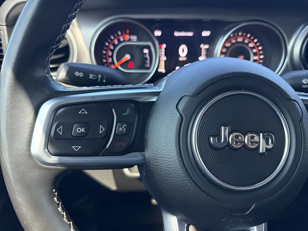 Used 2020 Silver Jeep Sport image 13