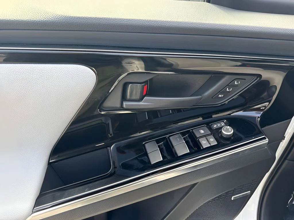 Used 2023 White Subaru Touring image 20