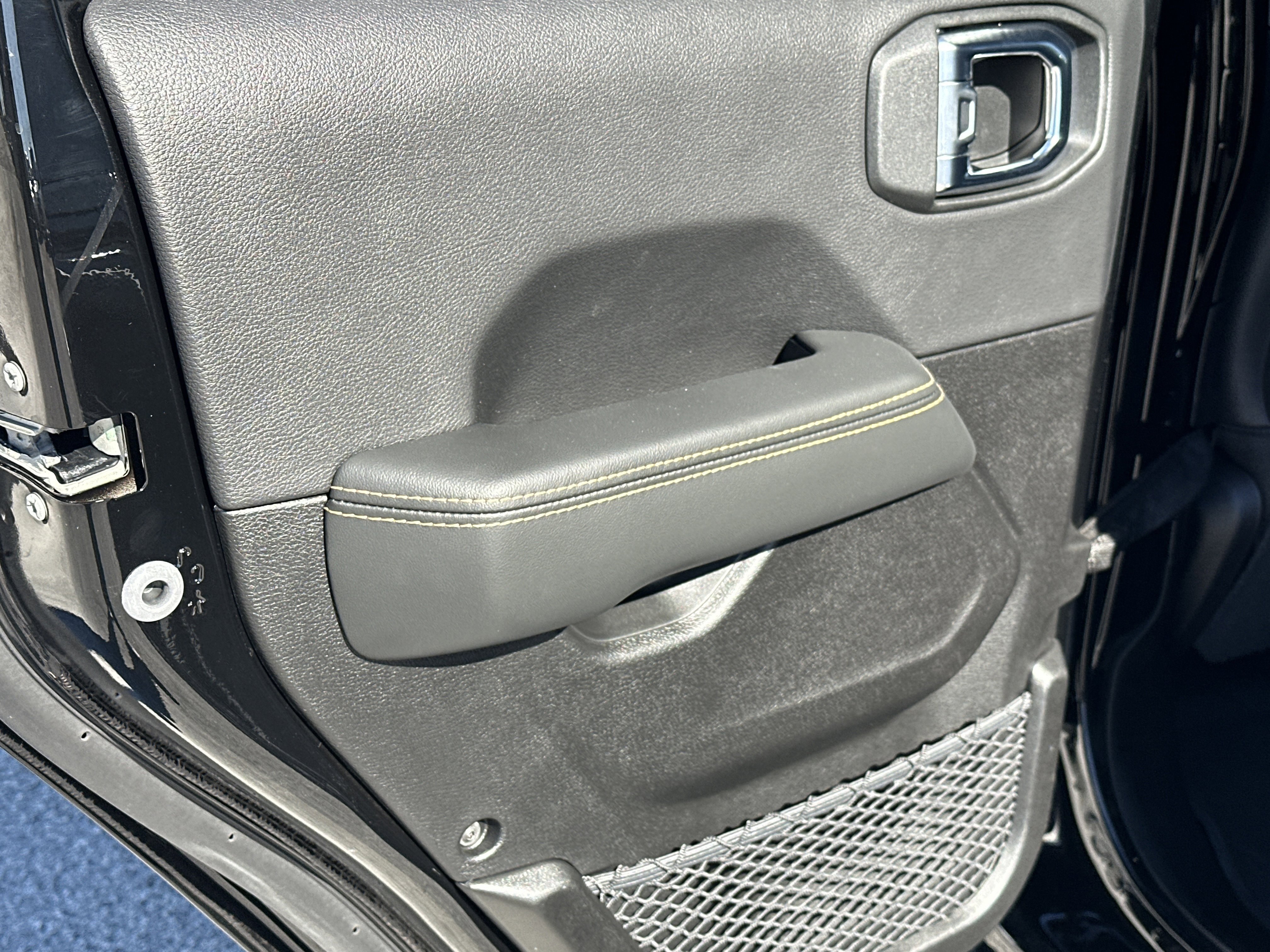 New 2026 Black Clear-Coat Exterior Paint Jeep Sahara image 22