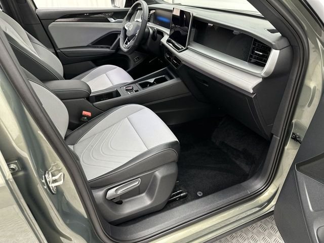 Certified Used 2026 Green Volkswagen SE R-Line Black image 24