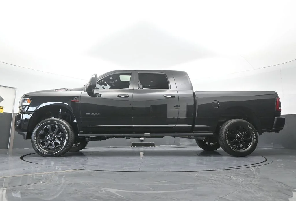 Used 2024 Diamond Black Crystal Pearlcoat Ram Laramie image 60