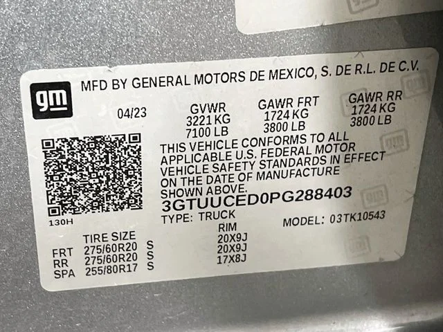 Used 2023 Silver GMC Elevation image 11