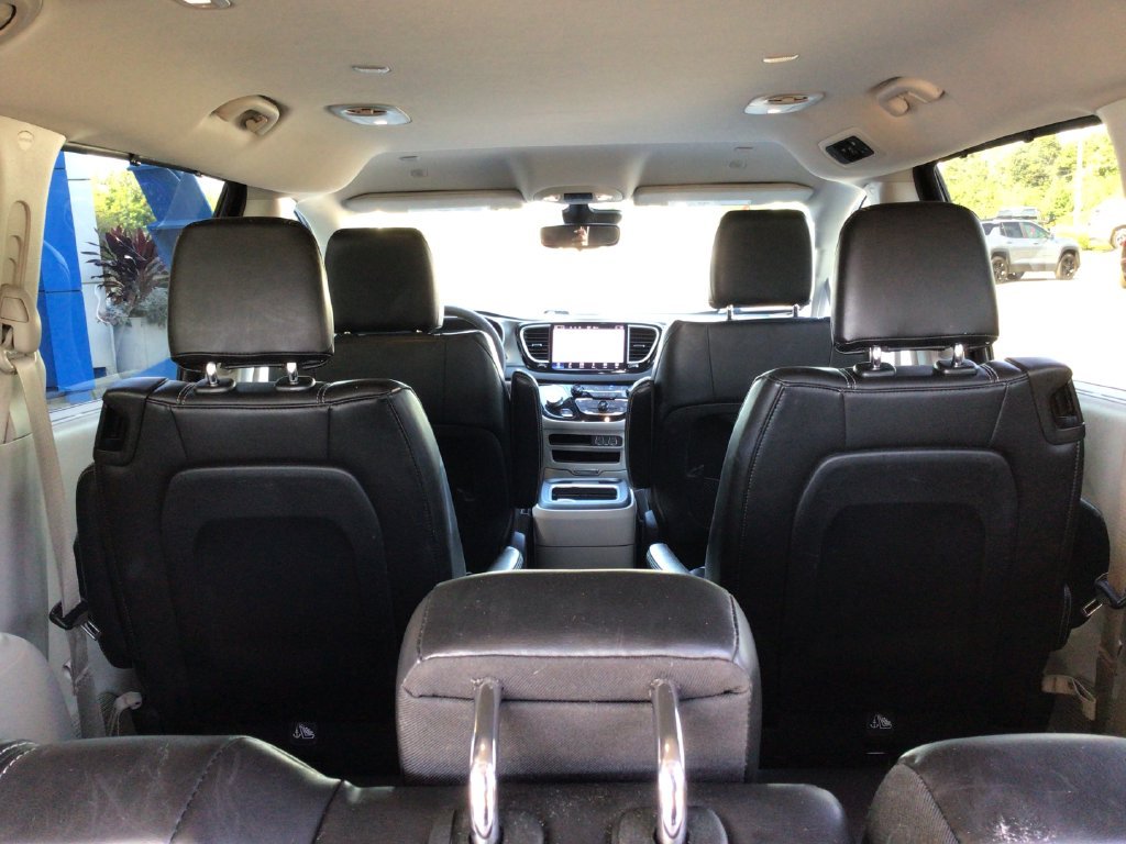 Used 2024 Black Chrysler Touring L image 41