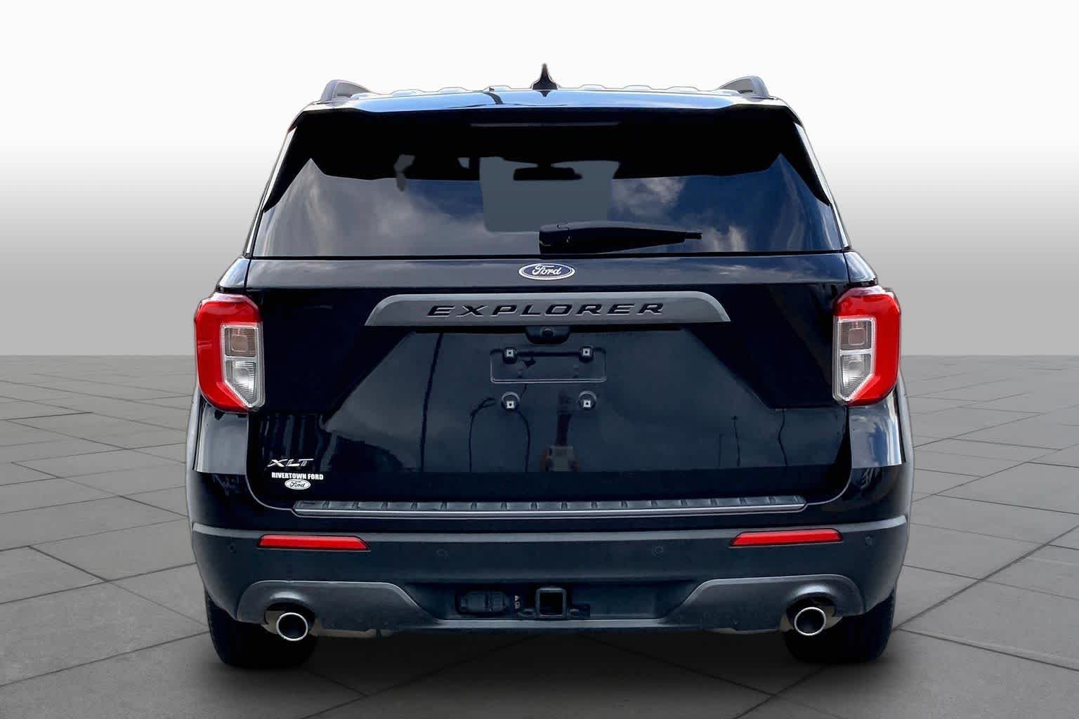 Used 2023 Agate Black Metallic Ford XLT image 5