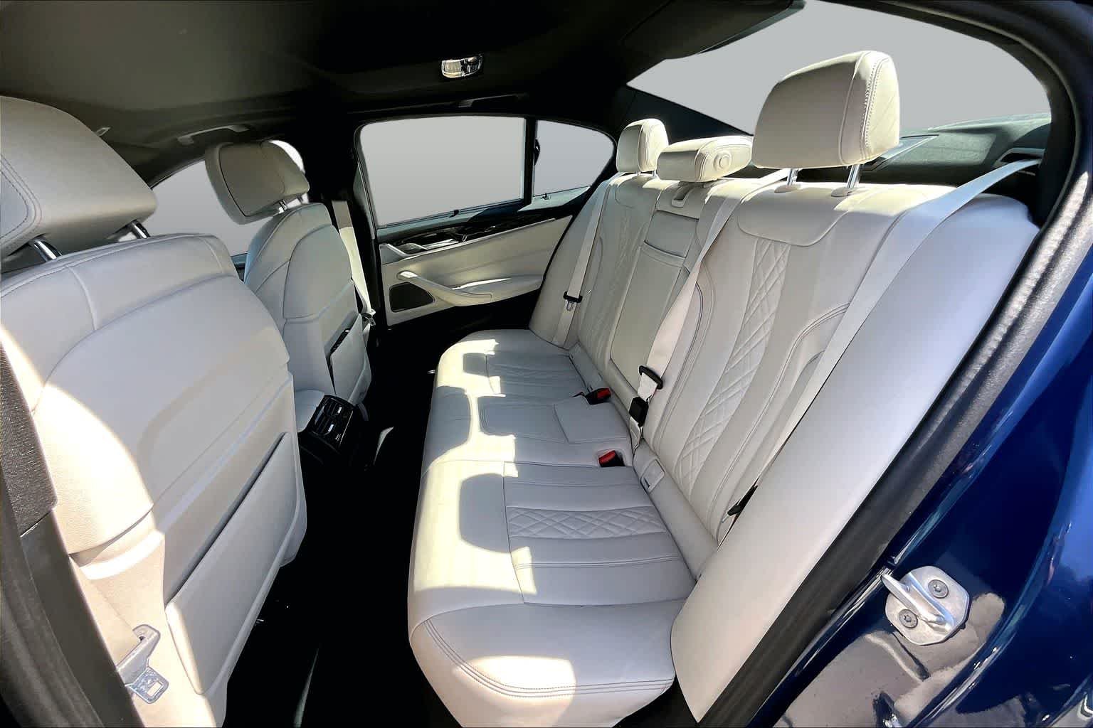 Used 2021 Phytonic Blue Metallic BMW 540i image 21
