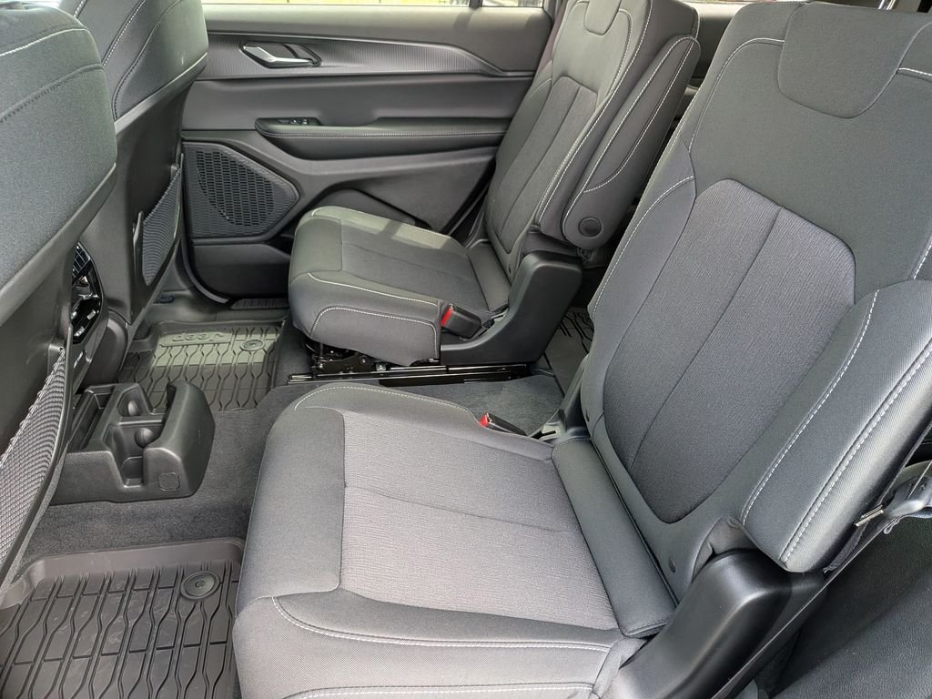 New 2026 Bright White Clear-Coat Exterior Paint Jeep Laredo image 26