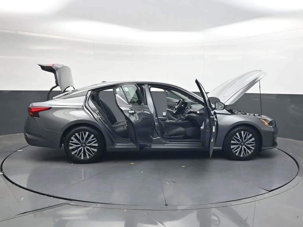 Used 2025 Gray Nissan 2.5 SV image 40