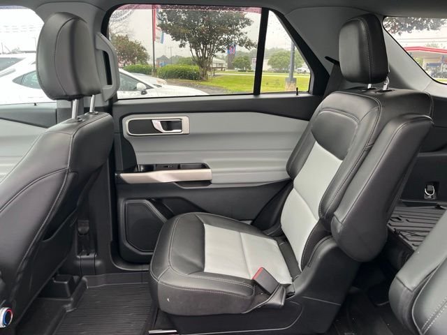 Used 2023 Silver Ford XLT image 14