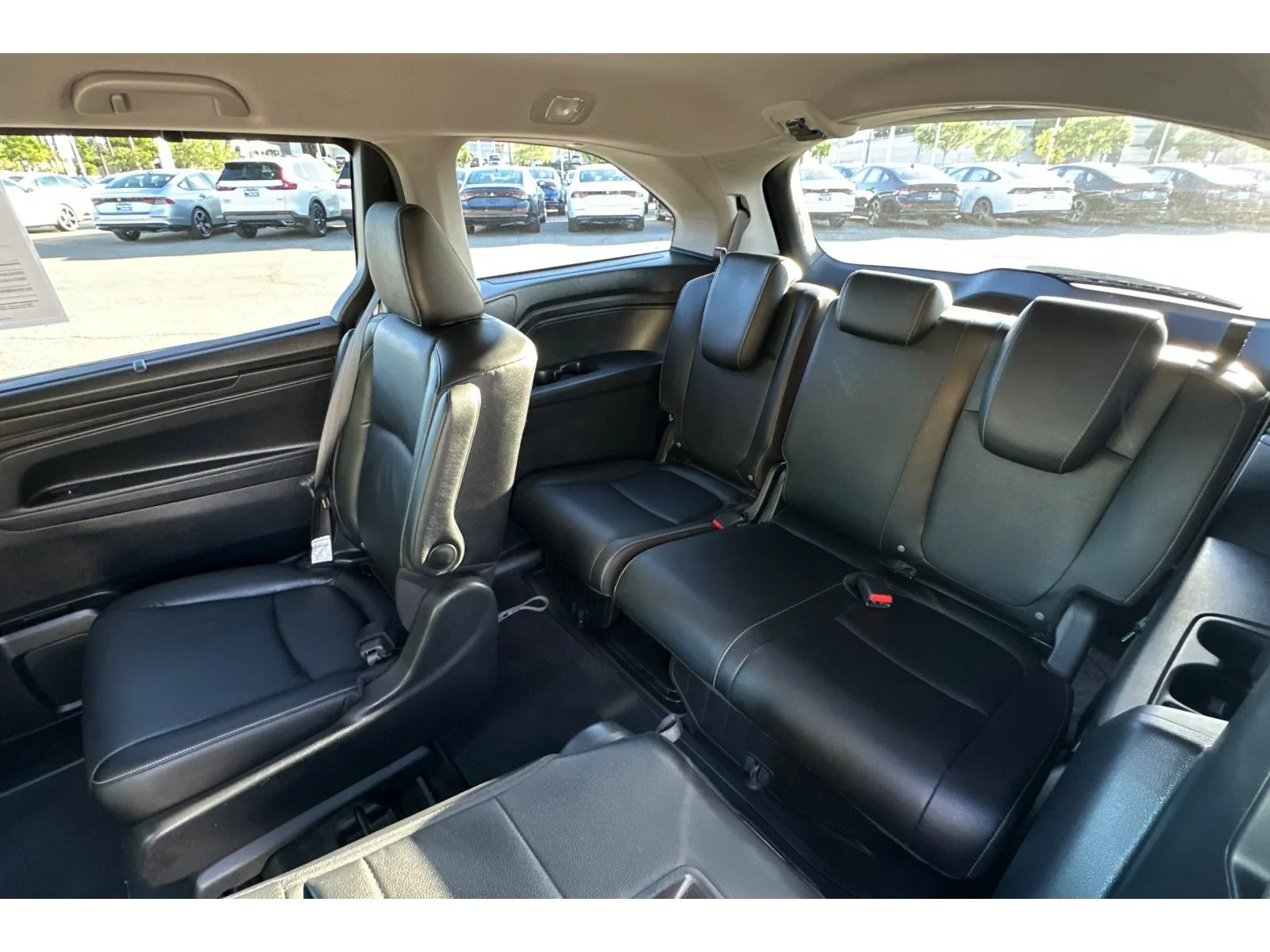 Used 2024 Crystal Black Pearl Honda EX-L image 18