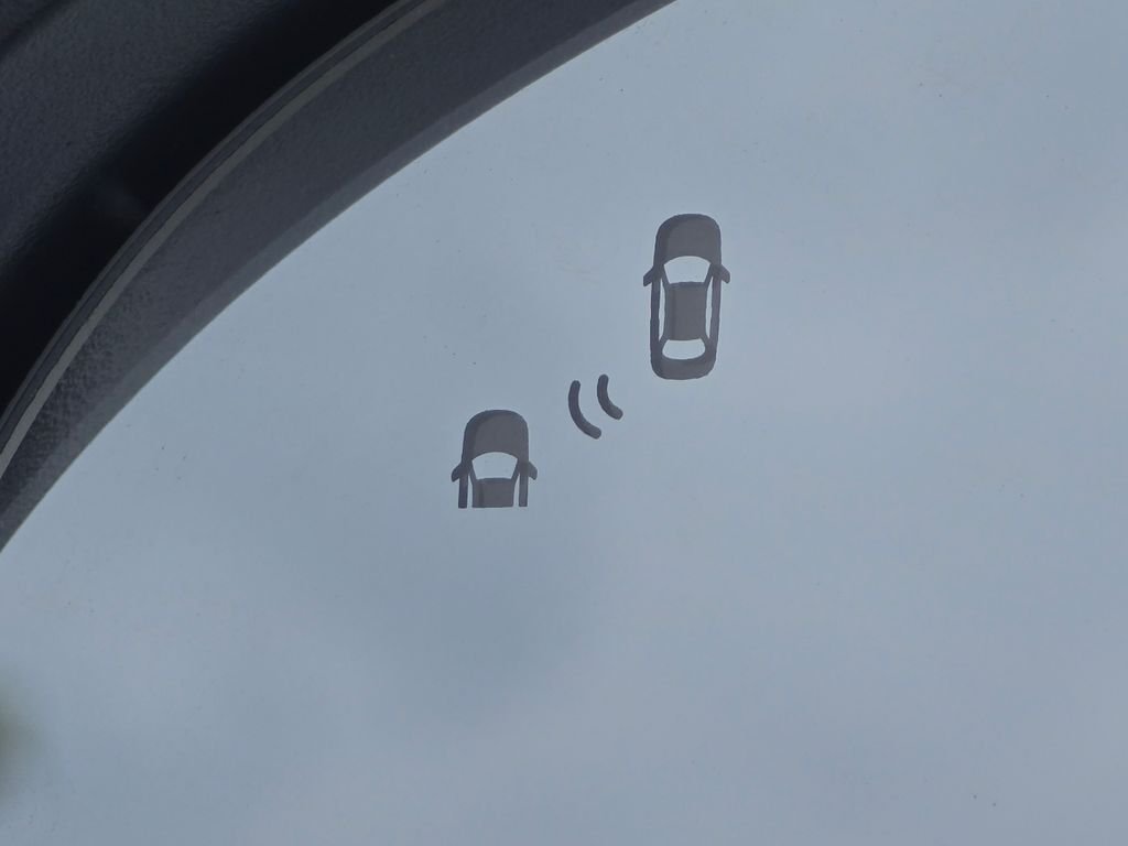 Used 2019 White Hyundai Value image 6
