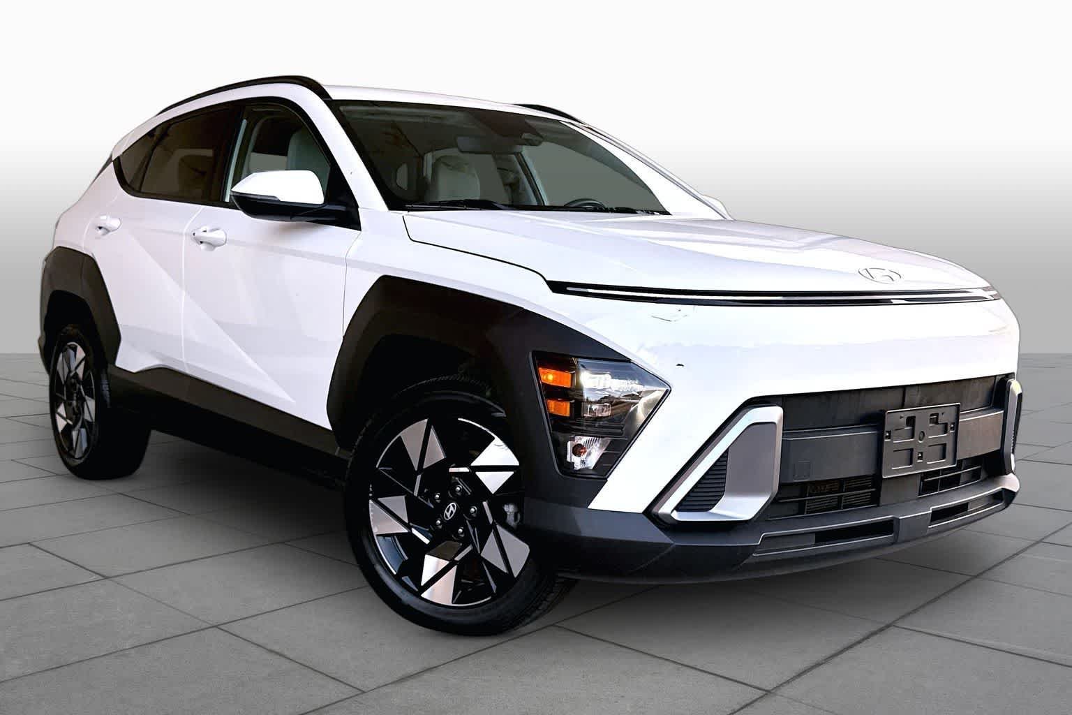 Used 2025 Atlas White Hyundai SEL image 3