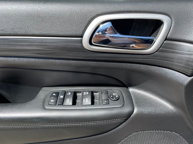 Used 2022 Sting Gray Clearcoat Jeep Laredo X image 14