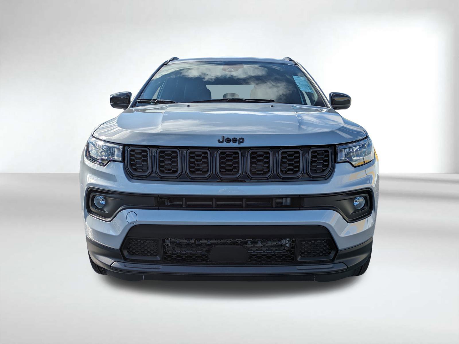 New 2026 Silver Zynith Metallic Clear-Coat Exterior Paint Jeep Latitude image 8