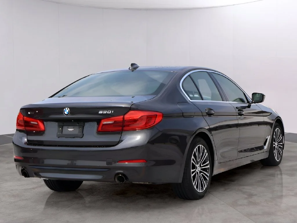 Used 2019 Gray BMW 530i xDrive image 7