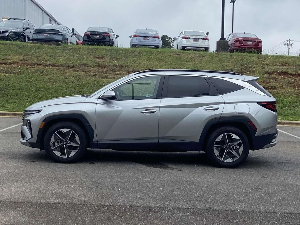 Used 2025 Shimmering Silver Hyundai SEL image 6