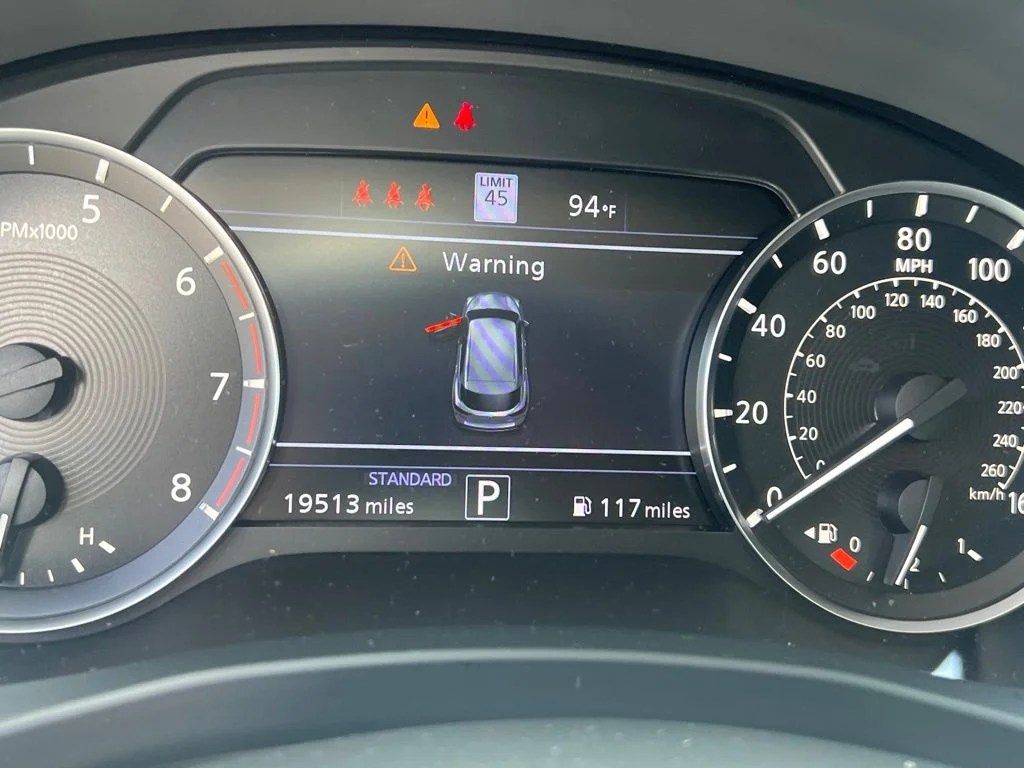 Used 2022 Mineral Black INFINITI Sensory image 2