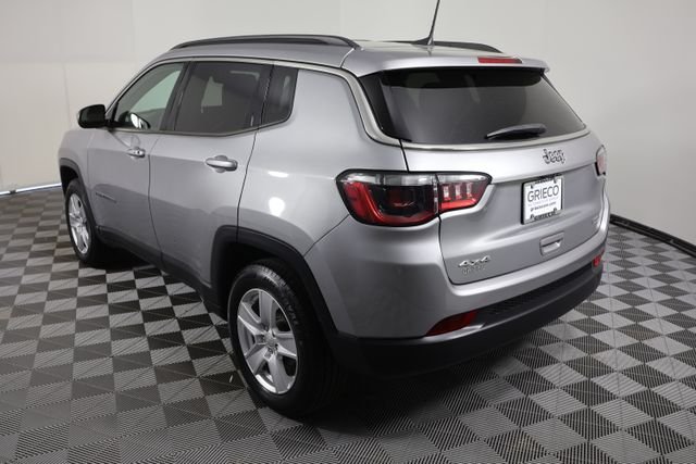 Used 2022 Silver Jeep Latitude image 6