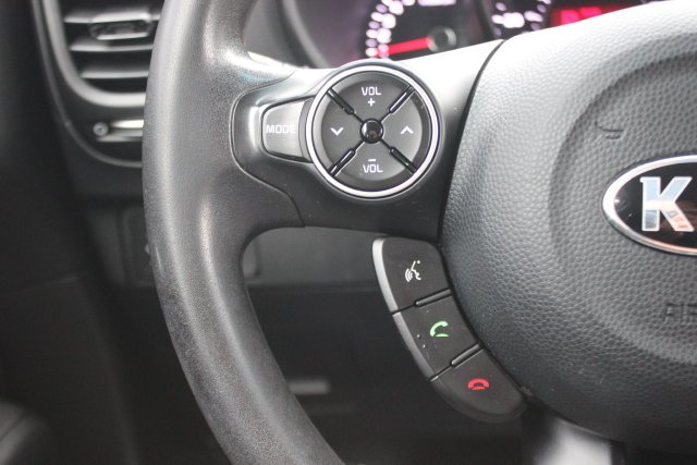 Used 2018 Green Kia Plus image 12