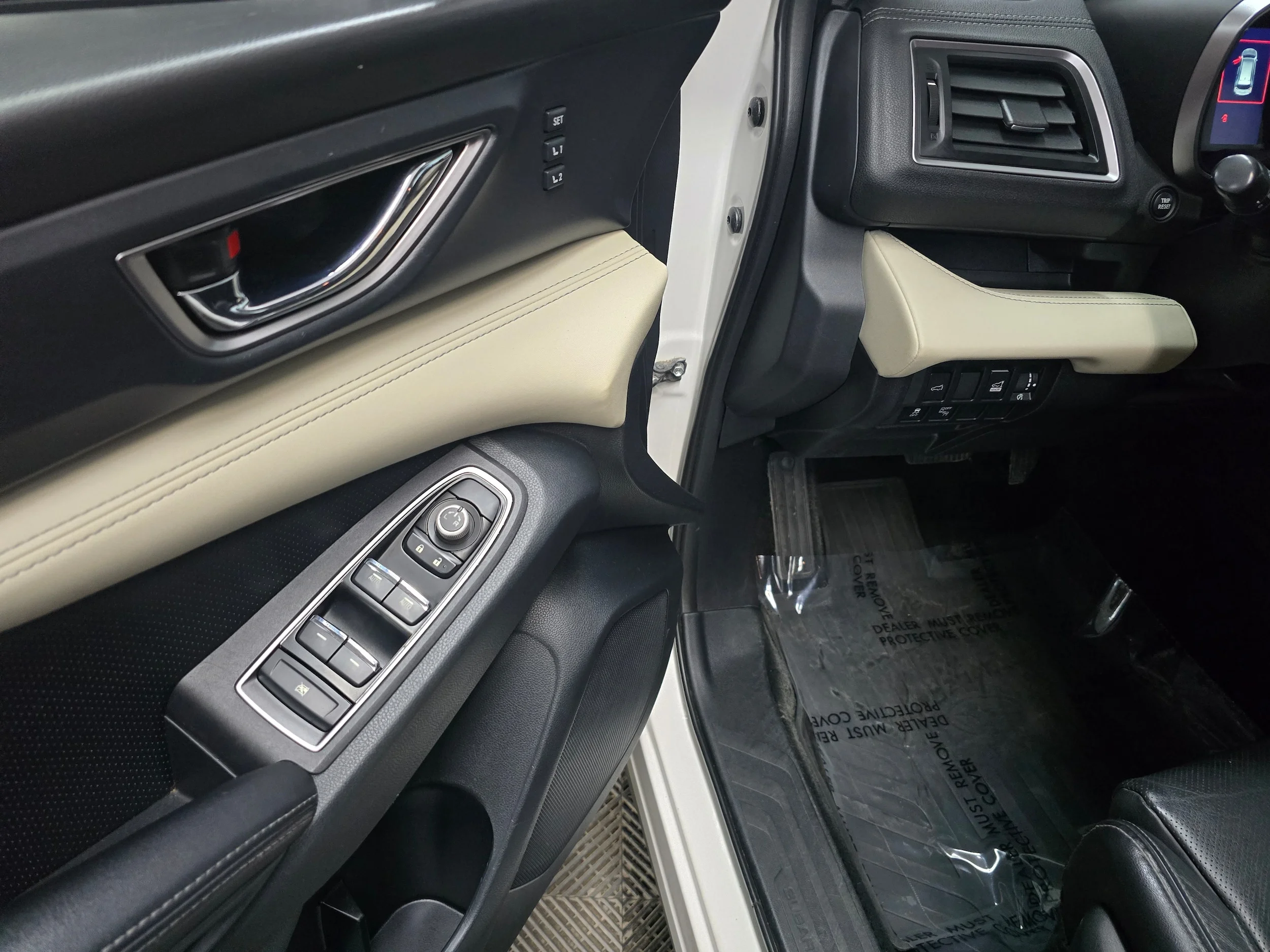 Used 2019 Crystal White Pearl Subaru Limited 7-Passenger image 14