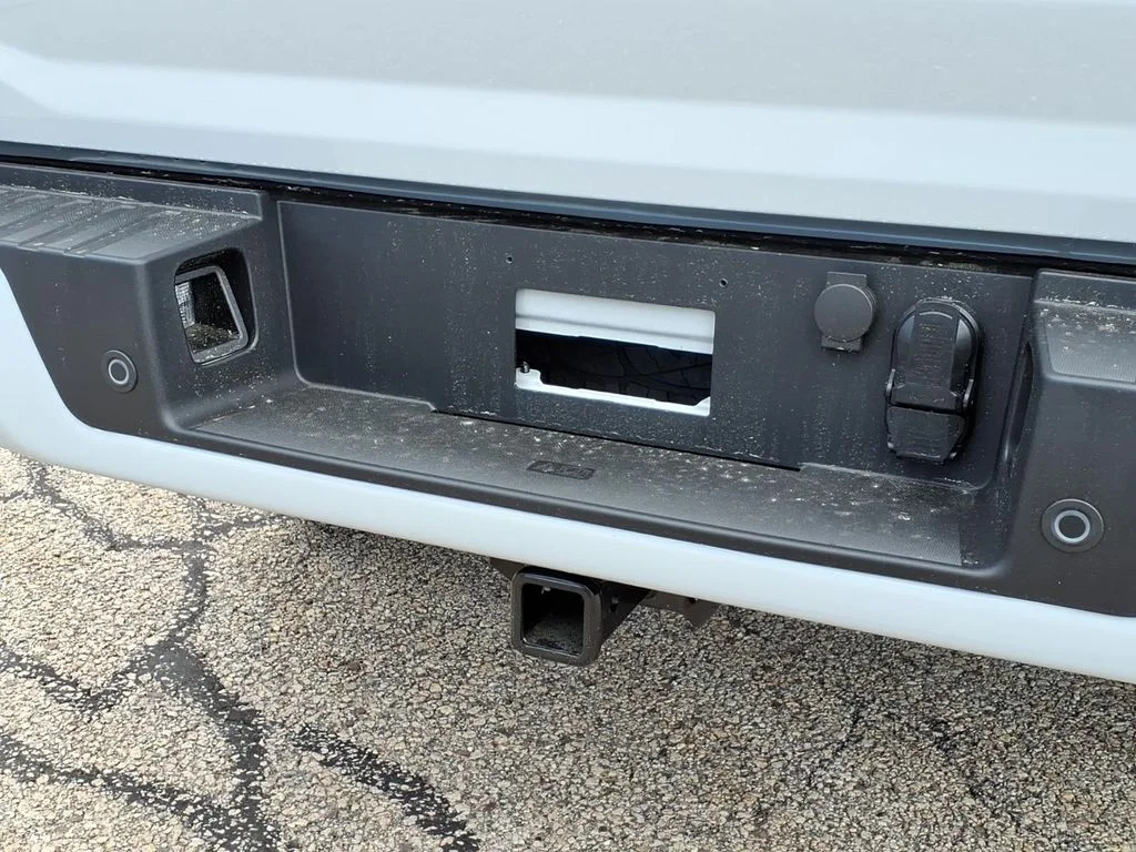 New 2026 Avalanche Ford XLT image 6