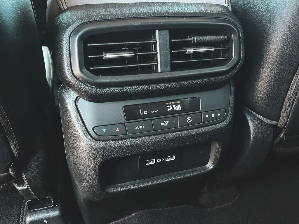 2023 Honda Pilot Touring - Photo 21