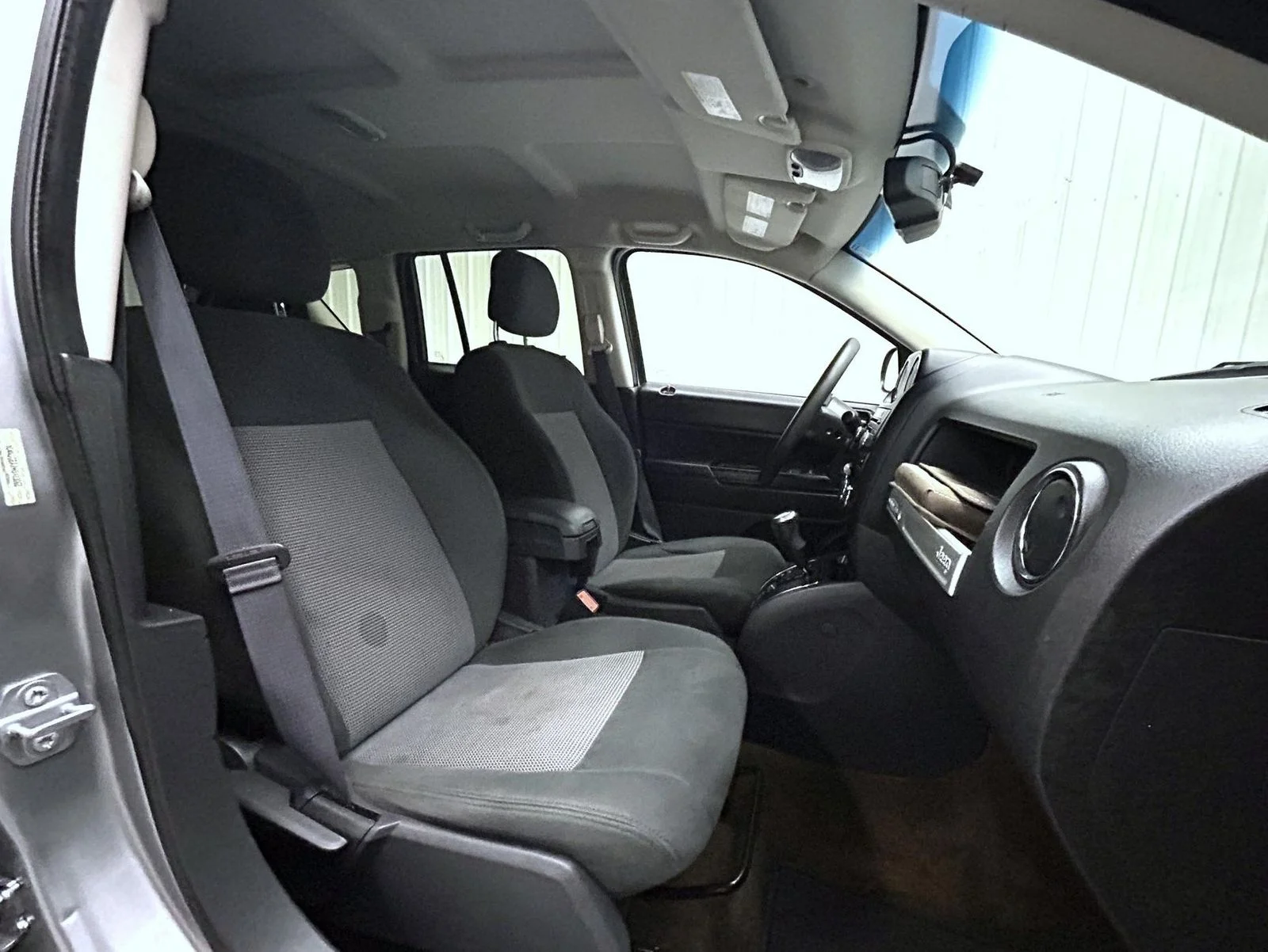Used 2017 Silver Jeep Sport image 15