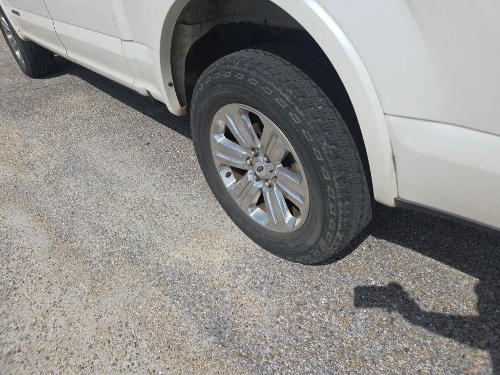 Used 2018 White Ford Lariat image 23