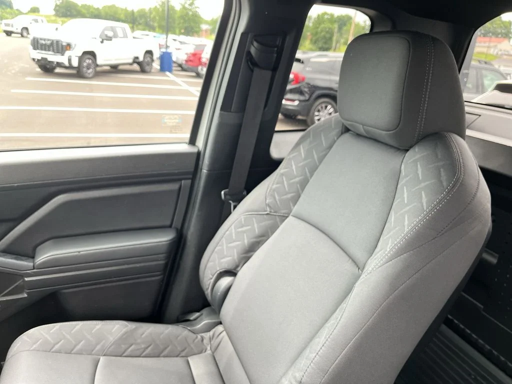 Used 2024 White Toyota SR image 22