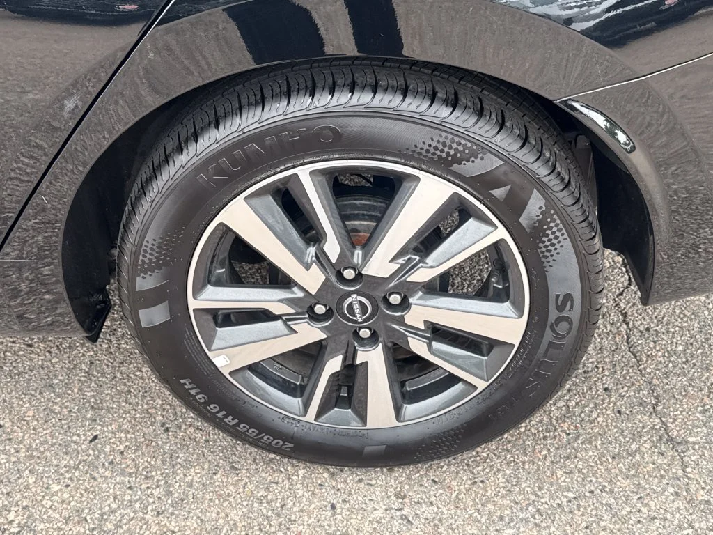 Used 2025 Black Nissan 1.6 SV image 37