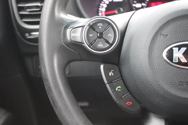 Used 2018 Green Kia Plus image 12