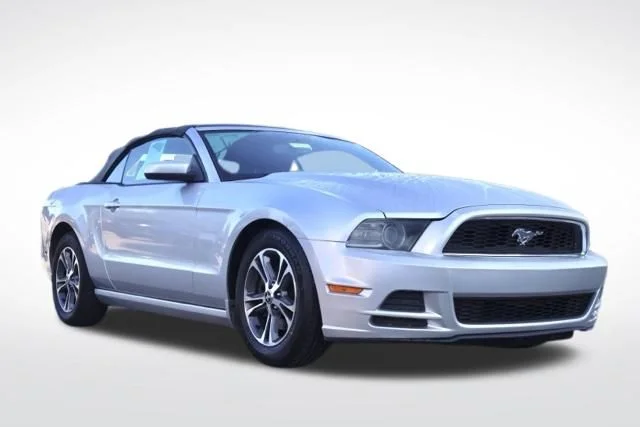 Used 2014 Silver Ford V6 Premium image 1