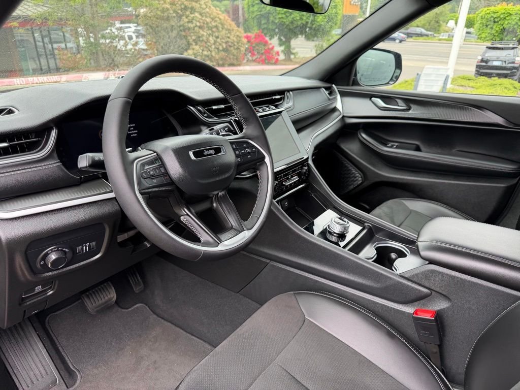Used 2025 Black Jeep Altitude X image 15