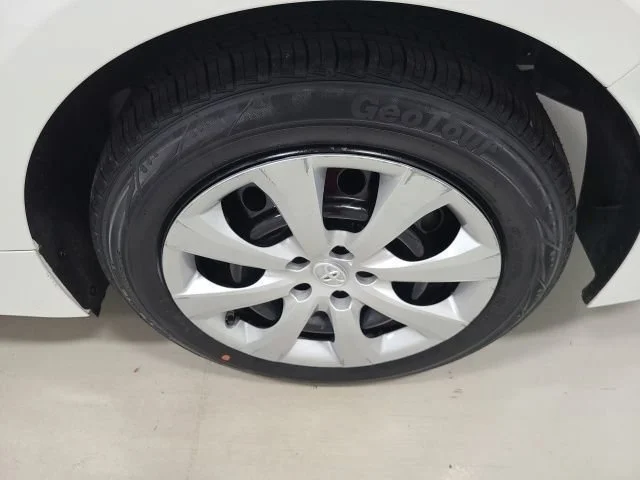 Used 2022 White Toyota LE image 34