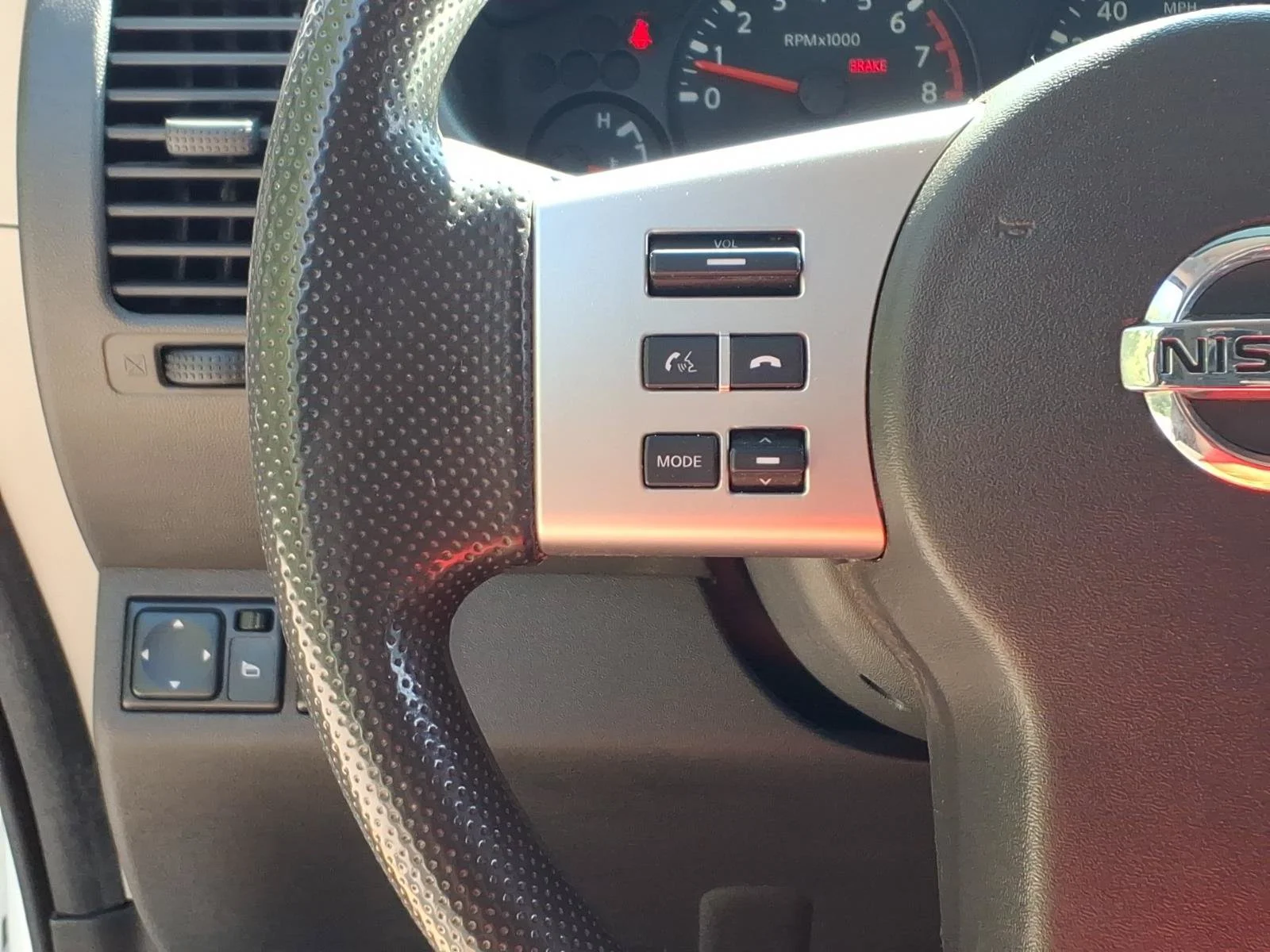 Used 2019 Glacier White Nissan SV image 17