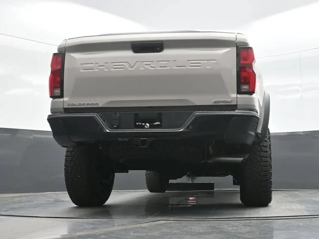 2026 Chevrolet Colorado ZR2 - Photo 18