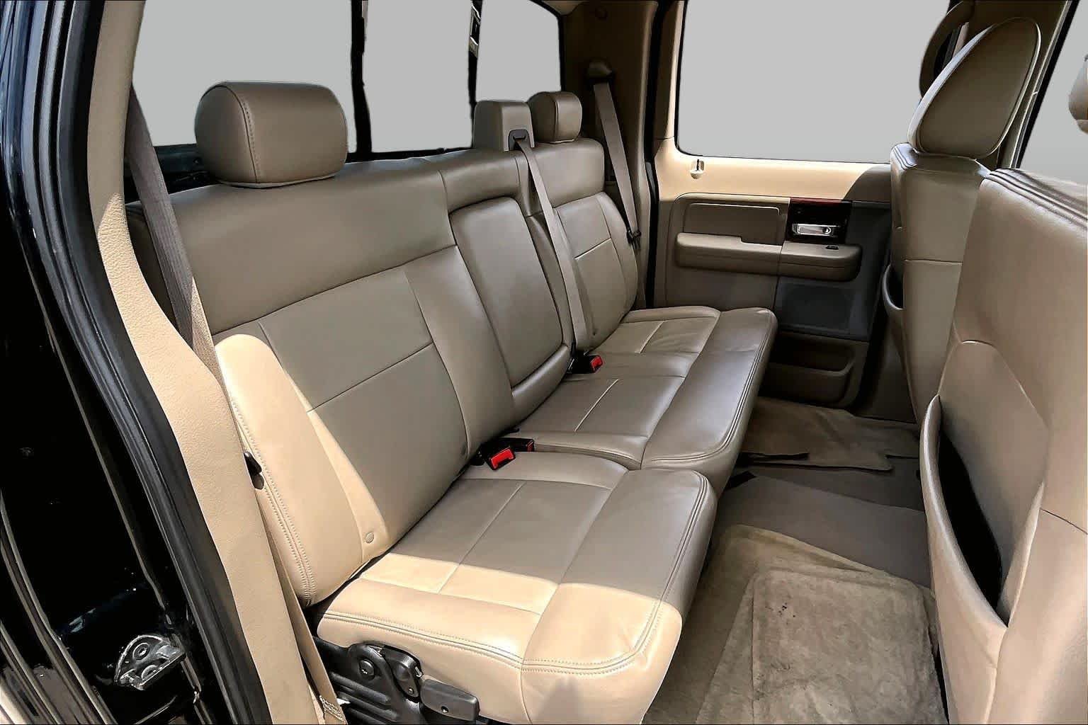 Used 2006 Black Ford King Ranch image 19
