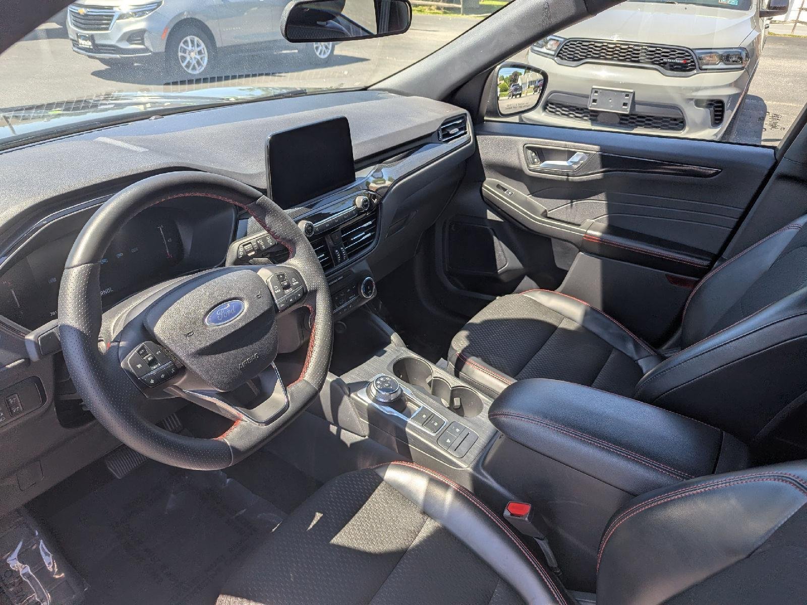 Used 2025 Carbonized Gray Metallic Ford ST-Line Select image 14