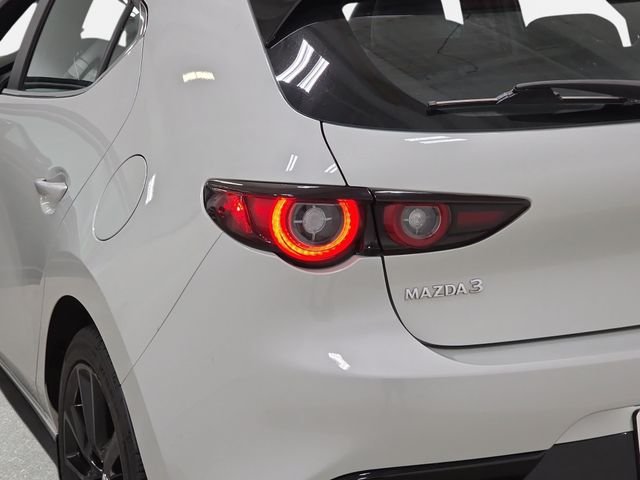 Used 2024 White Mazda 2.5 S Select Sport image 33