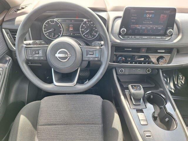 Used 2023 Pearl White Tricoat Nissan SV image 24