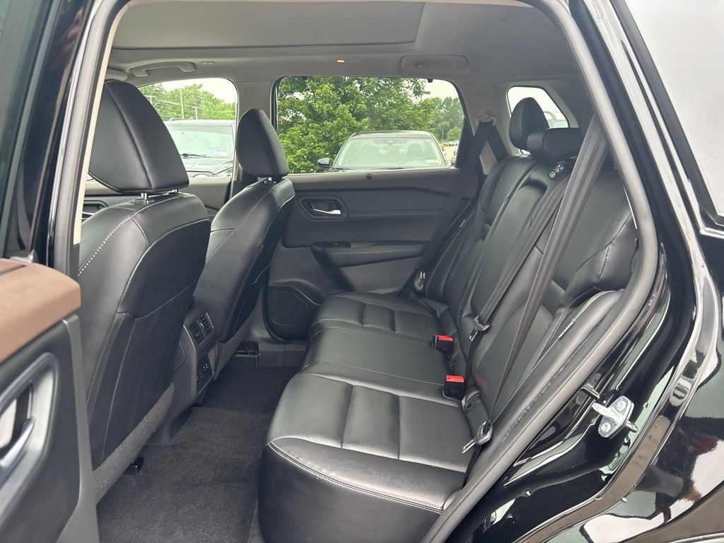 Used 2023 Black Nissan SL image 14