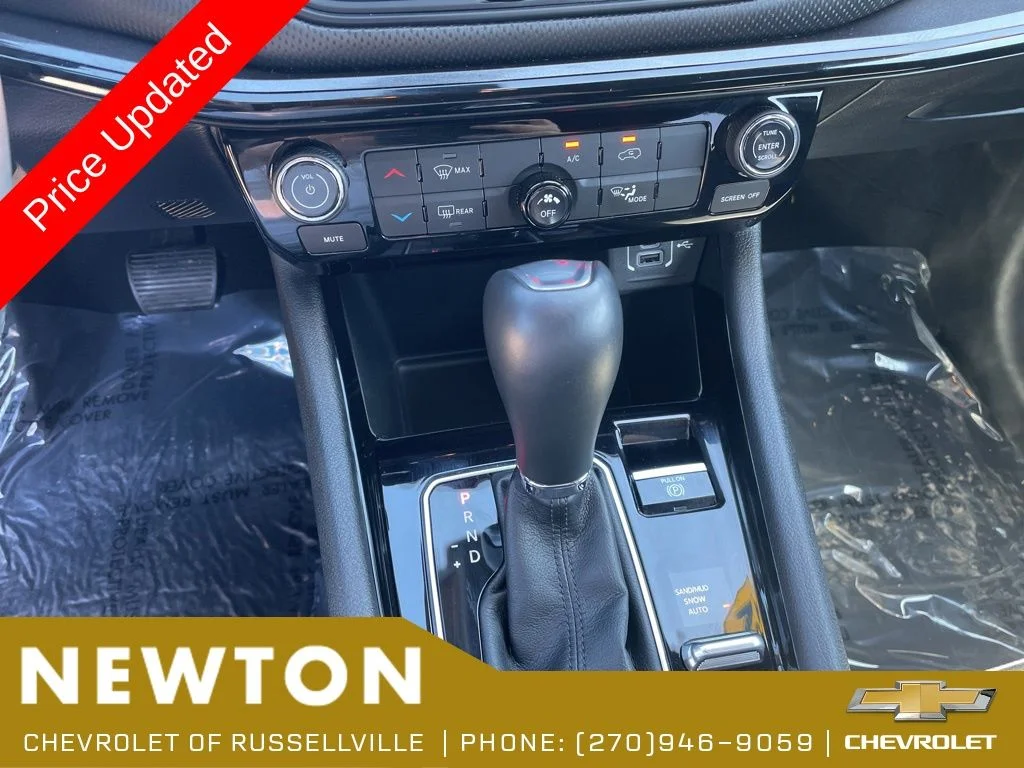 Used 2022 Diamond Black Jeep Latitude image 10