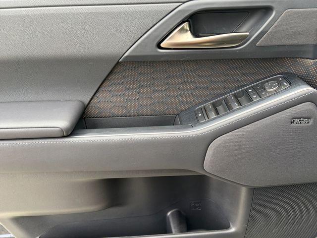 Used 2025  Lexus 550 Luxury+ image 10