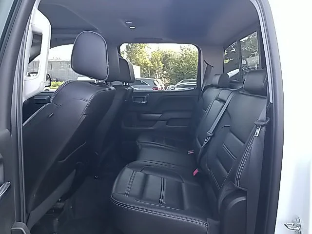 Used 2018 WHITE FROST TRICOAT GMC Denali image 34