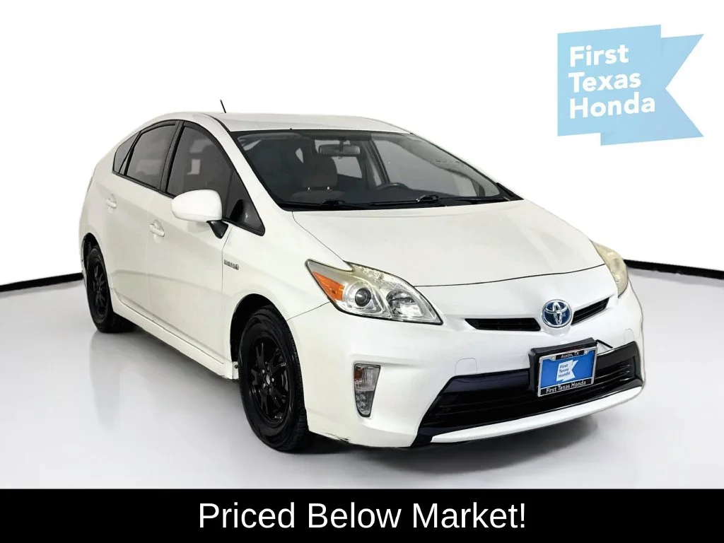 Used 2015 Blizzard Pearl Toyota Two image 1