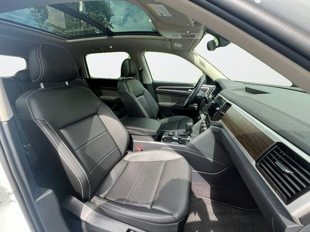 Used 2023 White Volkswagen 3.6L V6 SE w/Technology image 13
