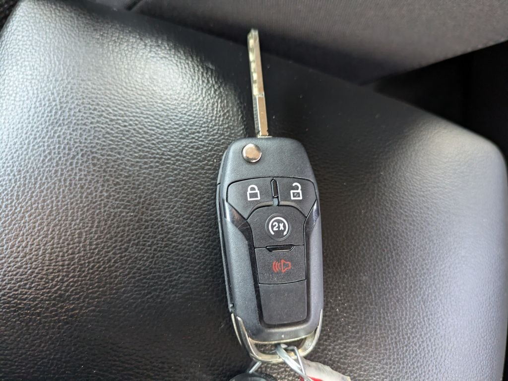 Used 2023 Gray Ford XLT image 30